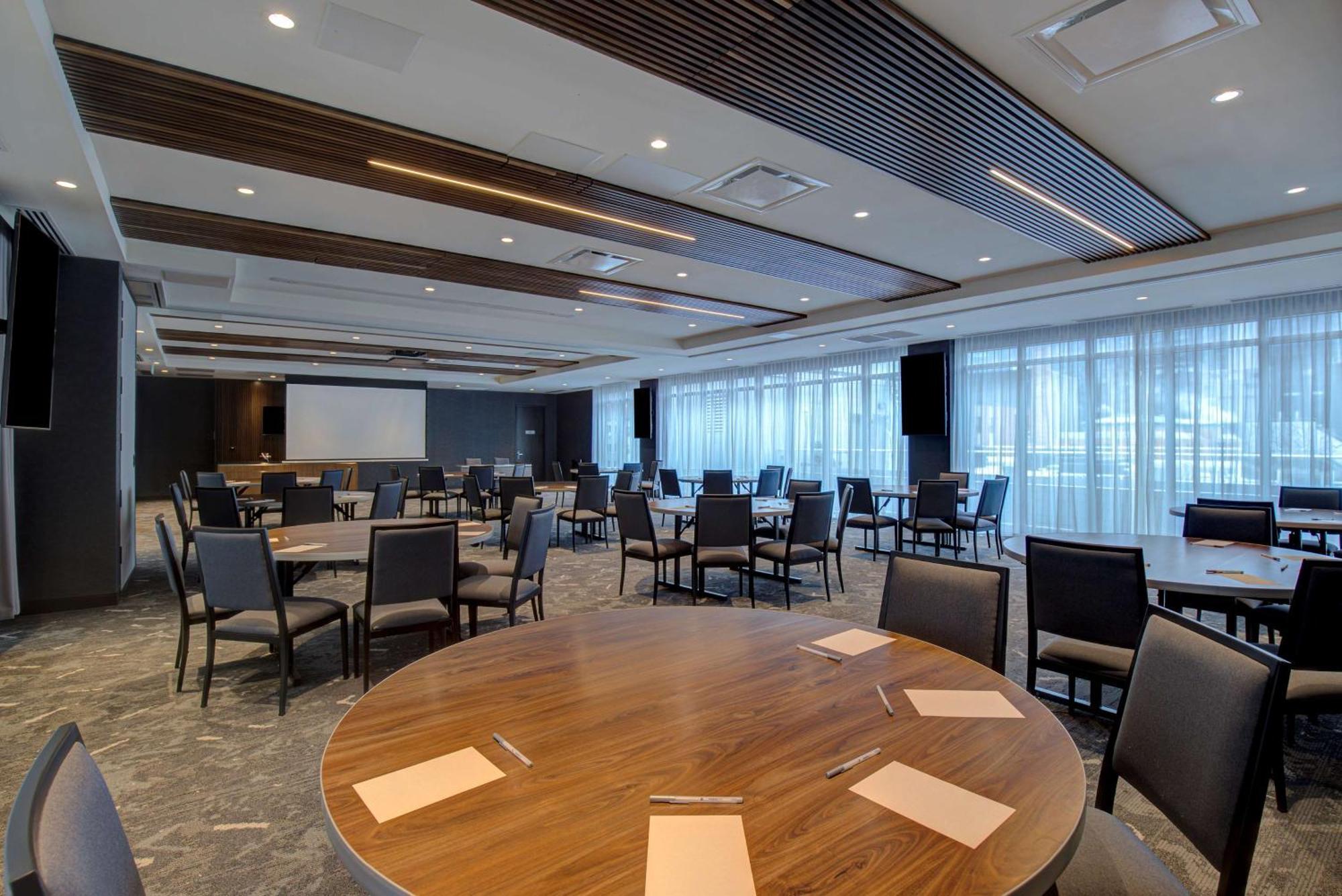 Homewood Suites By Hilton Montreal Downtown Bagian luar foto