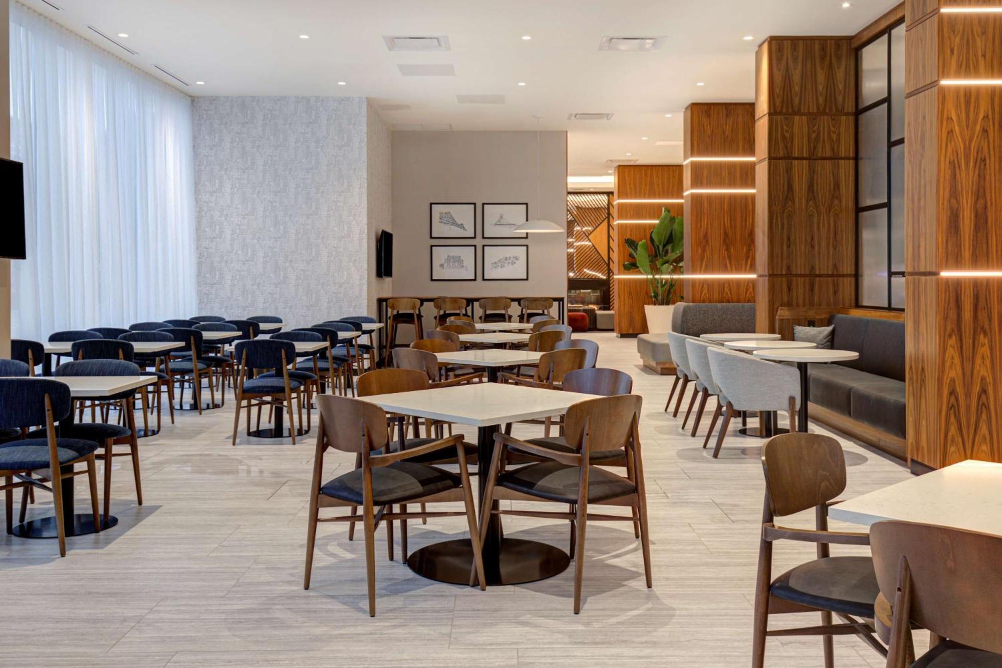Homewood Suites By Hilton Montreal Downtown Bagian luar foto