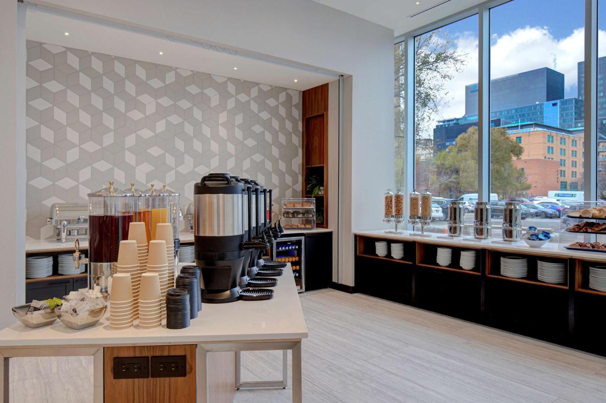 Homewood Suites By Hilton Montreal Downtown Bagian luar foto