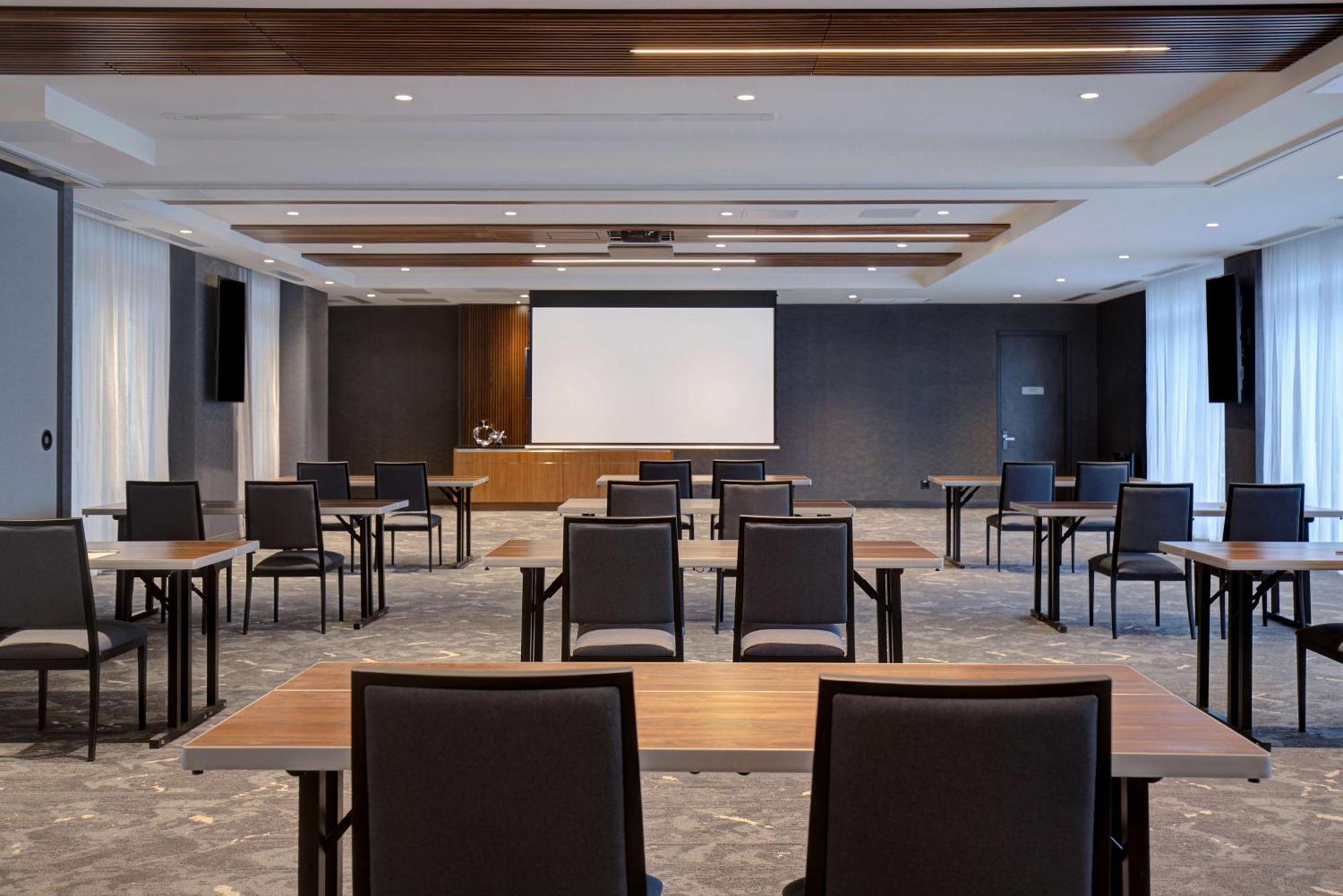 Homewood Suites By Hilton Montreal Downtown Bagian luar foto